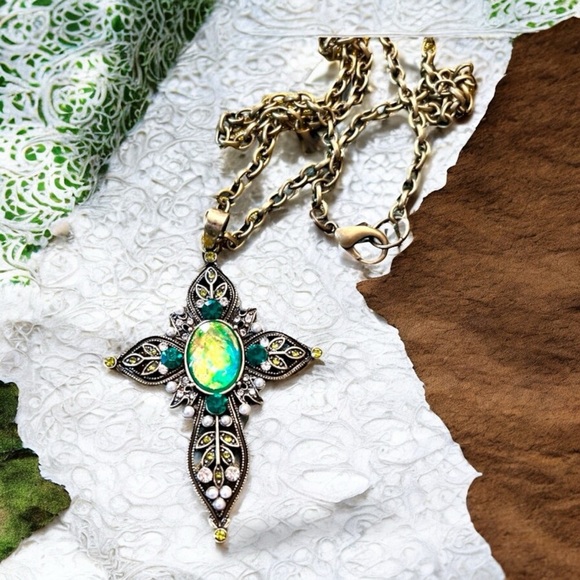 Elegant Green, Gold, and Bronze toned Cross Pendant Necklace - Picture 3 of 16